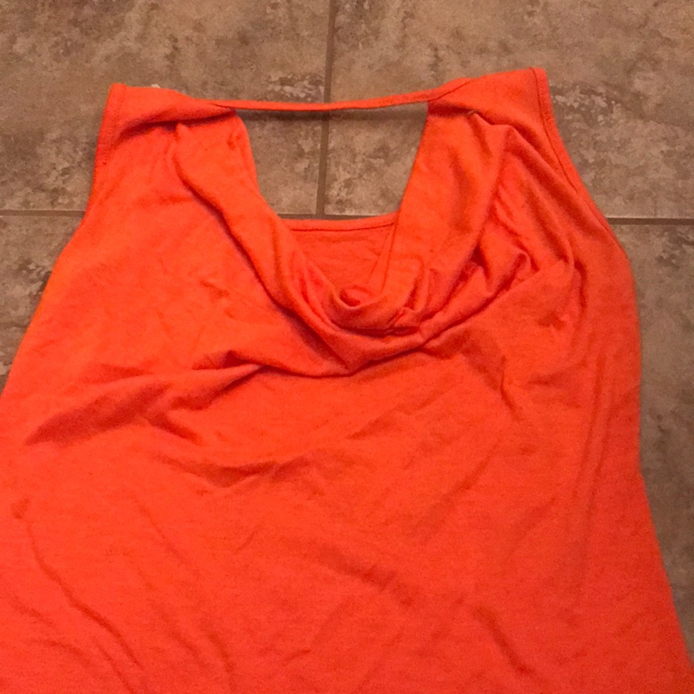 🥳 “What’s Not to Love” Draped Back Tank - Picture 2 of 2